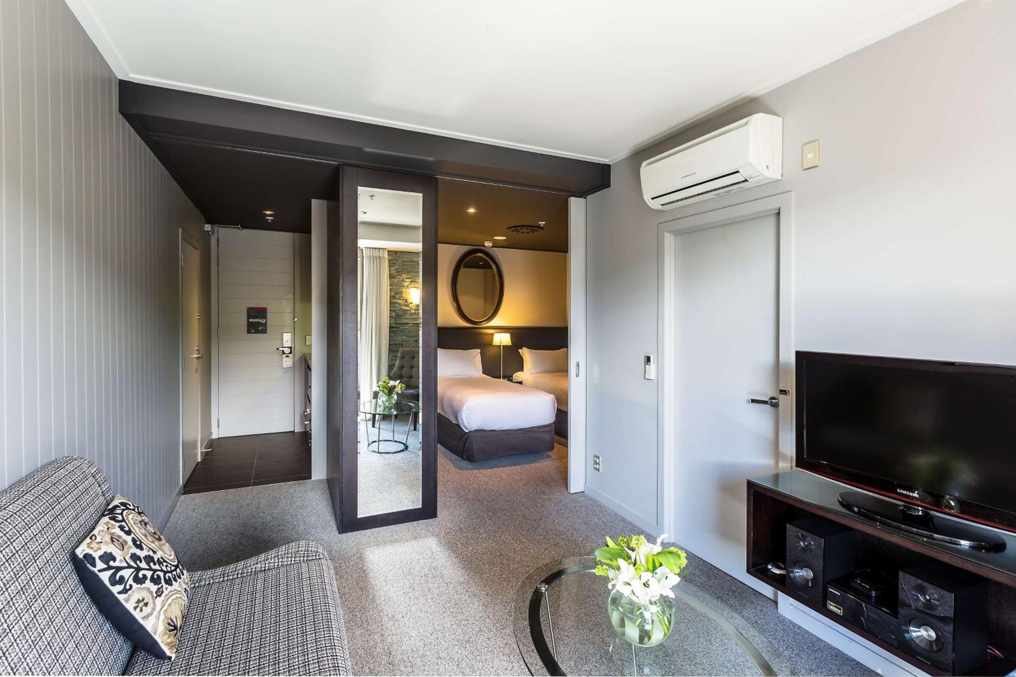 Doubletree By Hilton Квинстаун Экстерьер фото