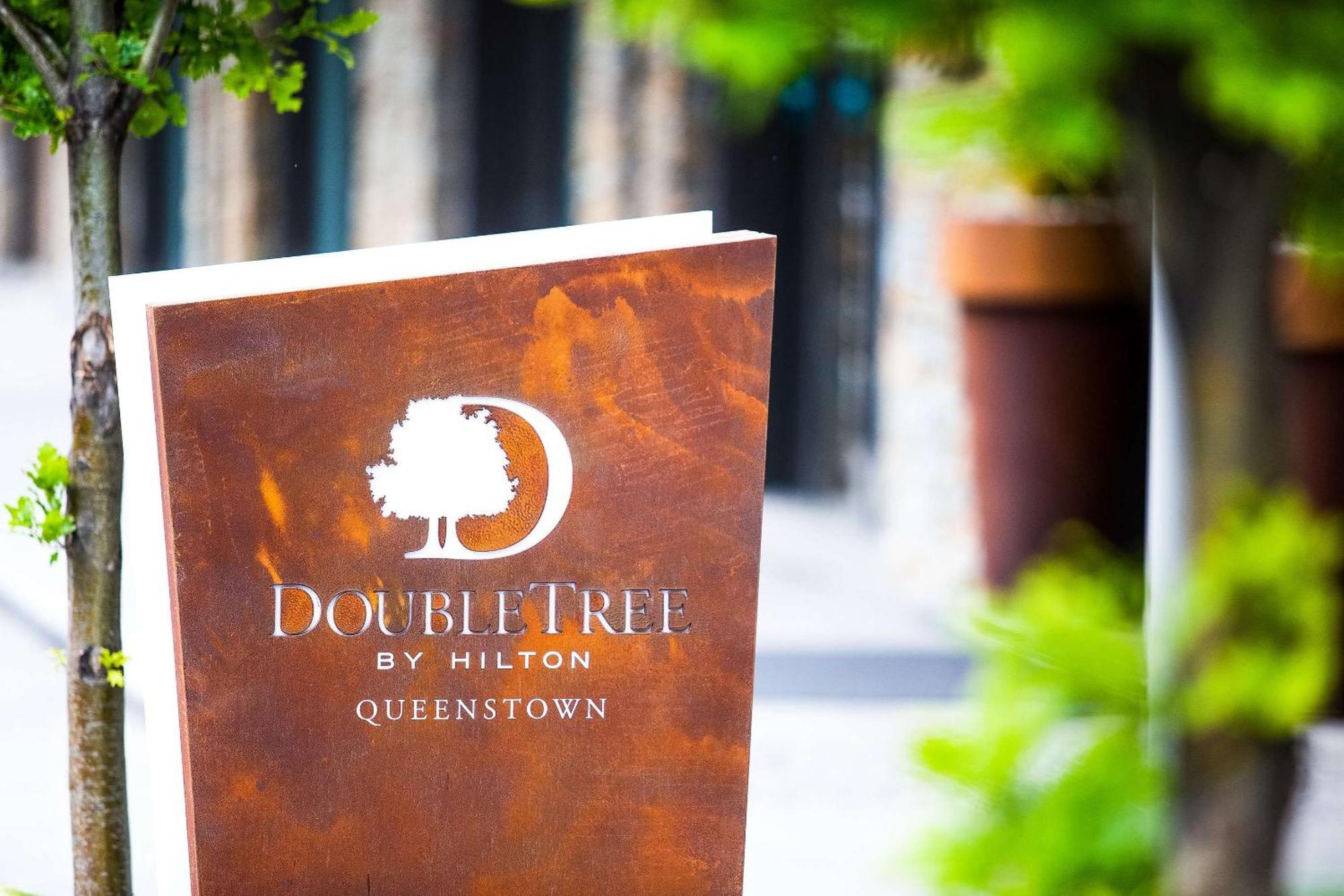 Doubletree By Hilton Квинстаун Экстерьер фото